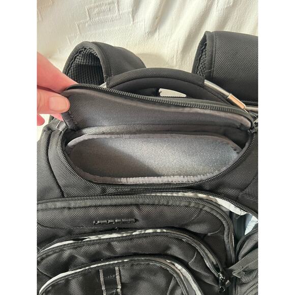 Kroser Computer and Charge Backpack - Picture 7 of 8